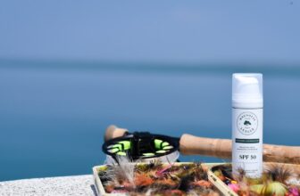 The Fiberglass Manifesto: REVIEW – Magnolia League Ultralight Age Defense SPF